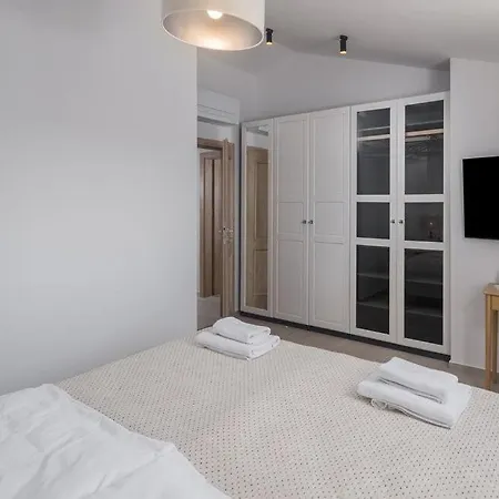 Paulina By Seeadria Agency